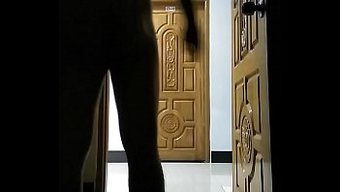 未剪辑和未经审查:裸...