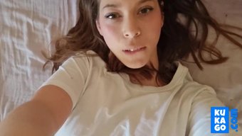 金发美女在网络摄像头...