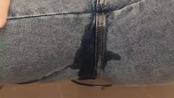 少女(18+)在这个...