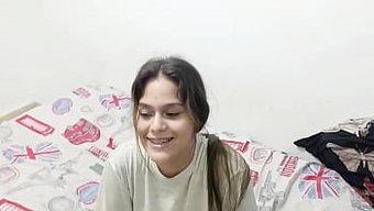 我的继妹在我的帮助下...