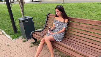 我在街上搭讪女孩,和...