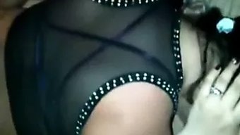 我看着女友们兴奋地操...