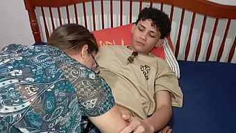 我被继父的妈妈惩罚了...