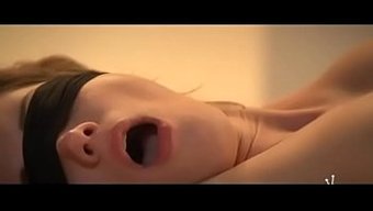 两个女孩和一个男人一...