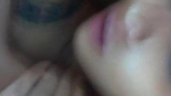 大棕色屁股的拉丁美女...