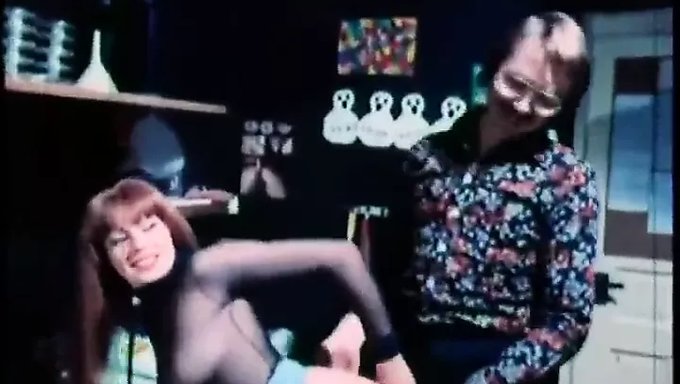 尿尿游戏:经典的恋物癖