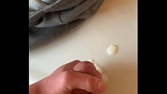 我的大鸡巴射精的声音