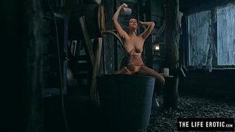独自一人的女性自慰:...