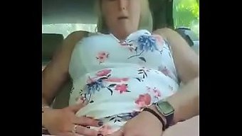 业余熟女在车里体验强...