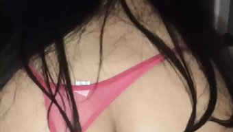 纹身继母在工作时给继子手淫