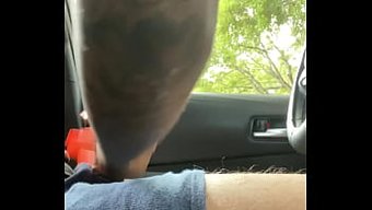 看到我和男友接吻后,...