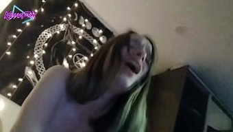 尖叫的少女荡妇的硬核支配