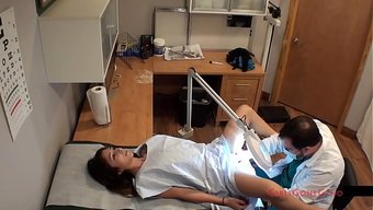医生坦帕检查alex...