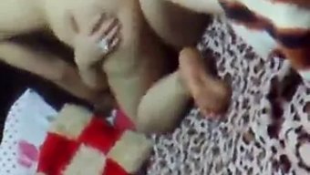 两个埃及女同性恋,大屁股