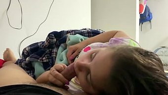 我的继女帮我打手枪,...