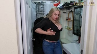 美丽的金发女郎lor...