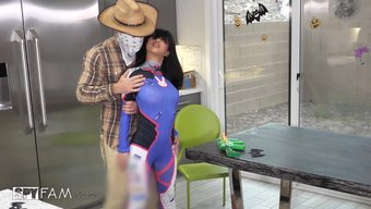 少女(18+)被继兄...