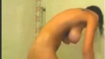 业余巨乳淋浴秀