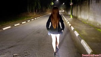 已婚业余人士在车后备...