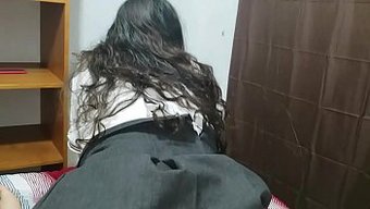 课后恋情导致淘气的乐趣