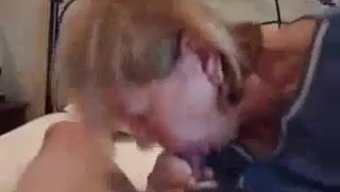 业余熟女给了一个很棒的口交