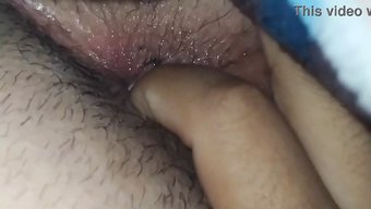 妻子的自然美和大奶子...