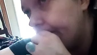 我妻子的朋友深喉并吞...
