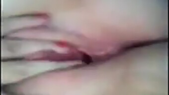 我的摩洛哥小穴让我达...