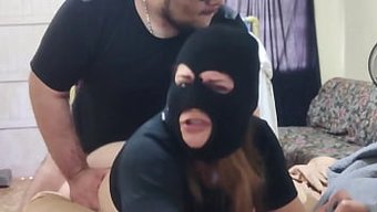 绿帽丈夫看着他的妻子...