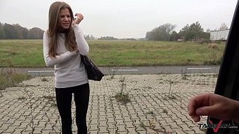 欧洲美女在货车里狂野骑行
