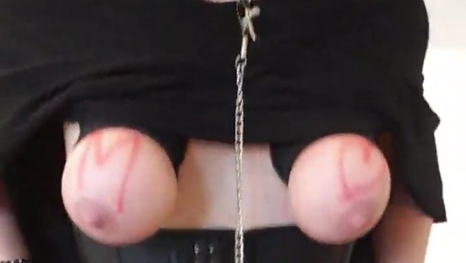 工作场所bdsm:穿着紧身衣的顺从者