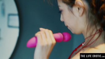 看看这个变态的亚洲美...
