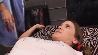 18+美国少女拥有大...
