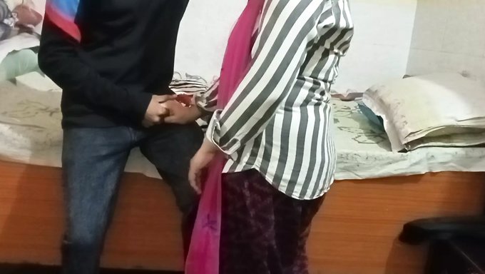 熟女在这个热门视频中拒绝让你离开