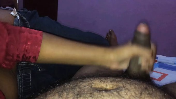 斯里兰卡大屁股金发少女被调皮了