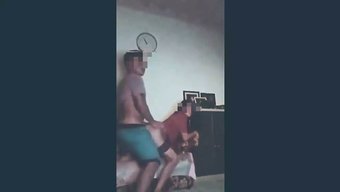 业余妻子被大鸡巴操她的阴道