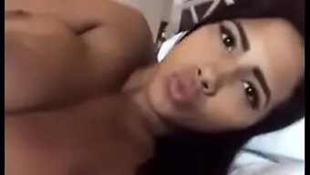 莫妮卡和另一个火辣的...