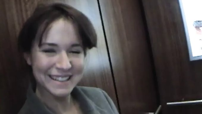 胸部丰满的红发女郎annabelle Lee自慰到高潮
