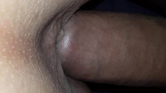 我的妻子在肛交中接受...