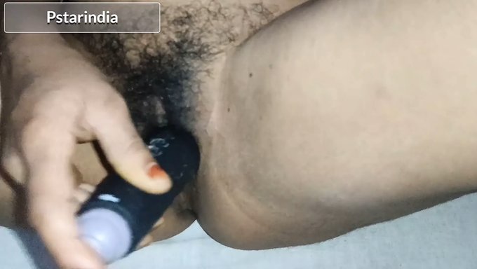 印度美女deep用假阳具自慰