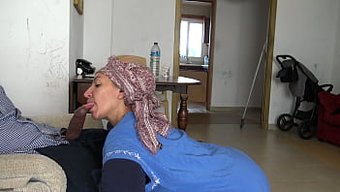 穆斯林女佣被德国黑人...