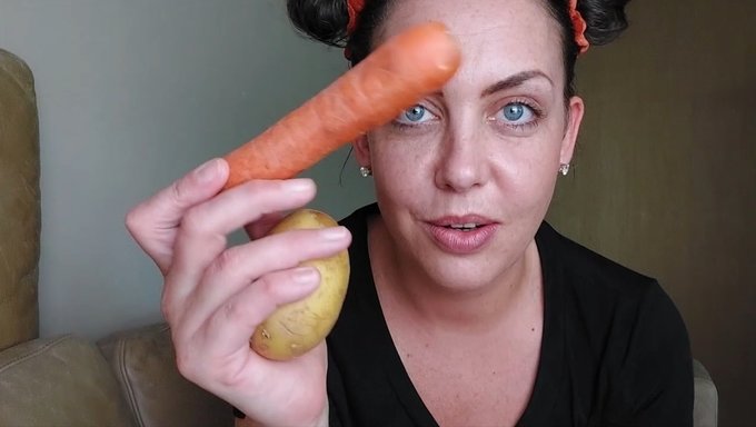 我接受素食挑战,通过我的储藏室操我的方式