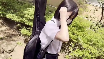 我们蒙住眼睛,在轻音...