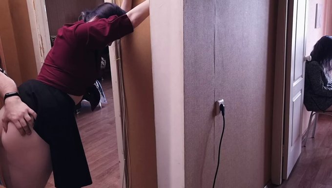 棕色头发的女友享受着绿帽子般的体验
