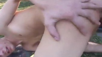 独自一人的变性人:变...