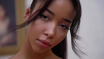 亚洲宝贝lia Li...