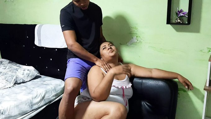 大鸡巴操一个成熟的哥伦比亚熟女