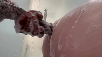 骚气继女在继父不知情...