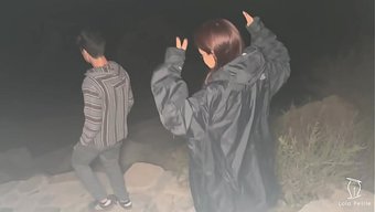 我和两个家伙一起离开...