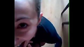 新女孩的第一次经历:口爆